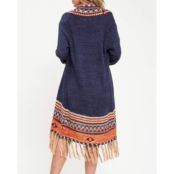 Versatile Women’s Aztec Print Bohemian Cardigan Sweater – Ideal for Any Occasion - Picture 3 of 4